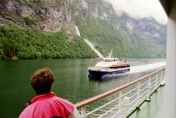 33_Auf dem Geiranger Fjord.JPG